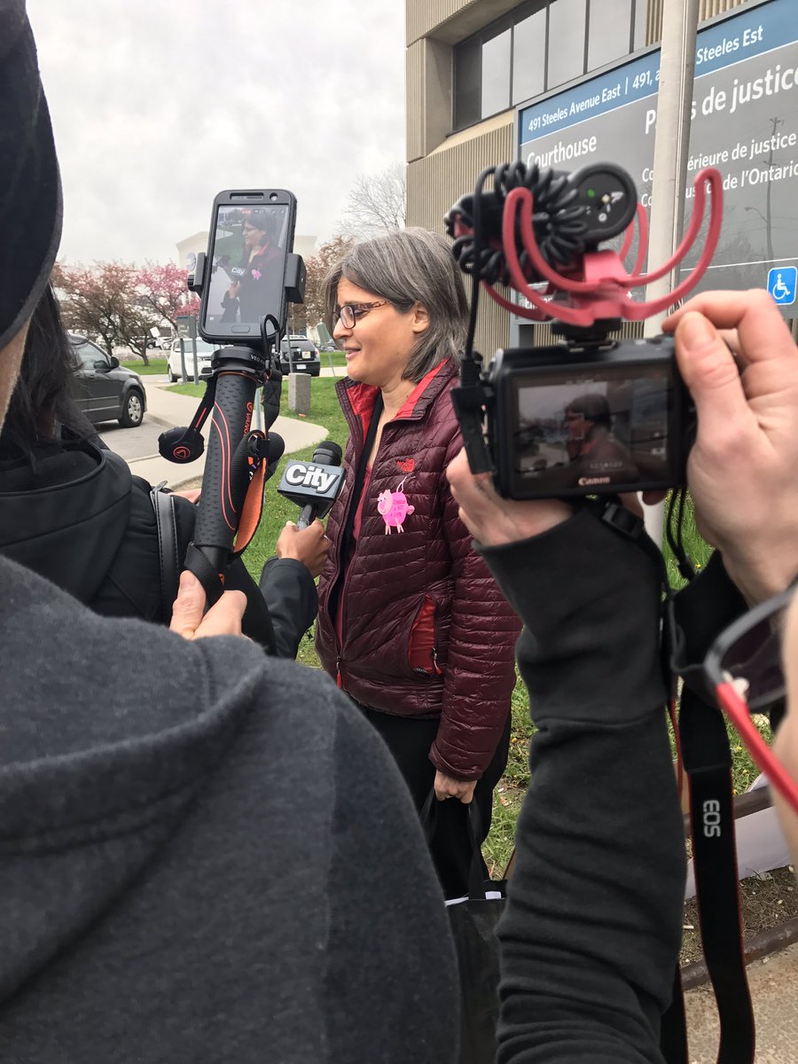 TorontoPigSave's tweet image. #pigtrial is about to start. #compassionisnotacrime #vegan