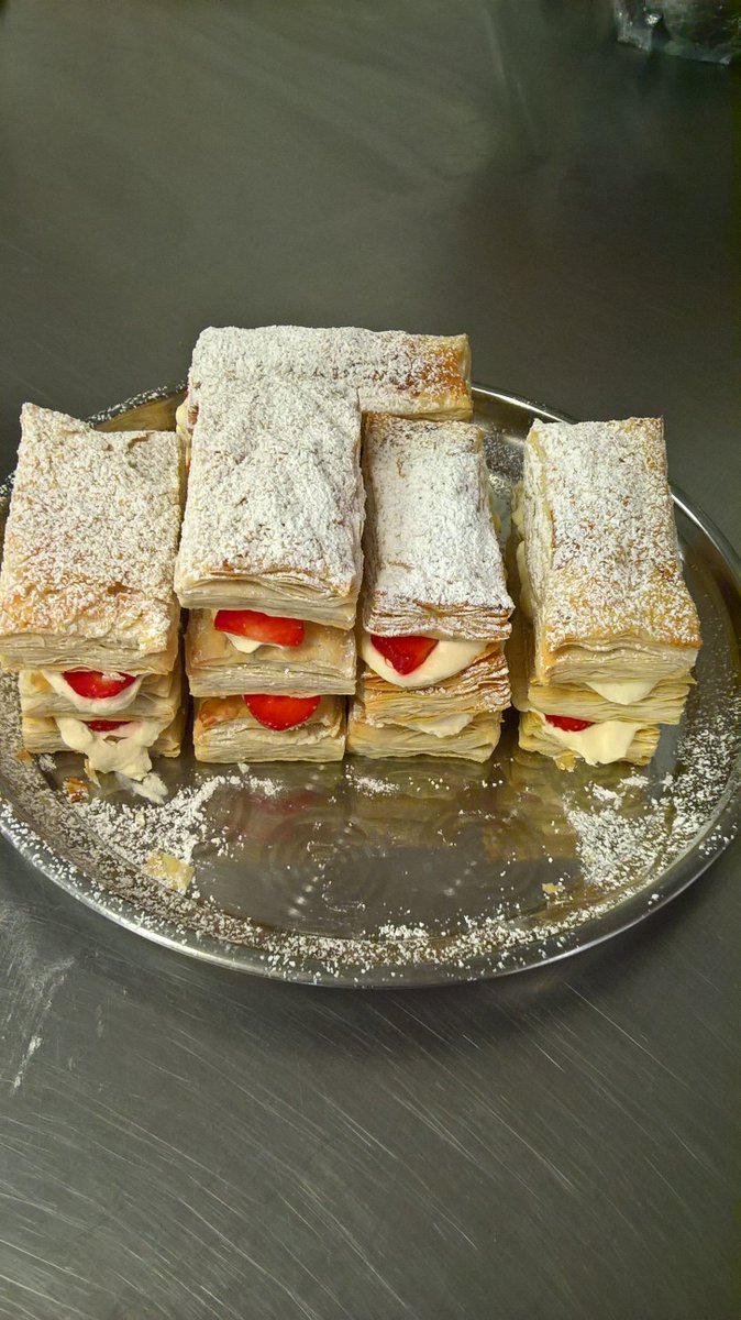 RuskinCafe's tweet photo. Strawberry and cream mille feuille! Yum!
#rc https://t.co/aLlEiTTdlu