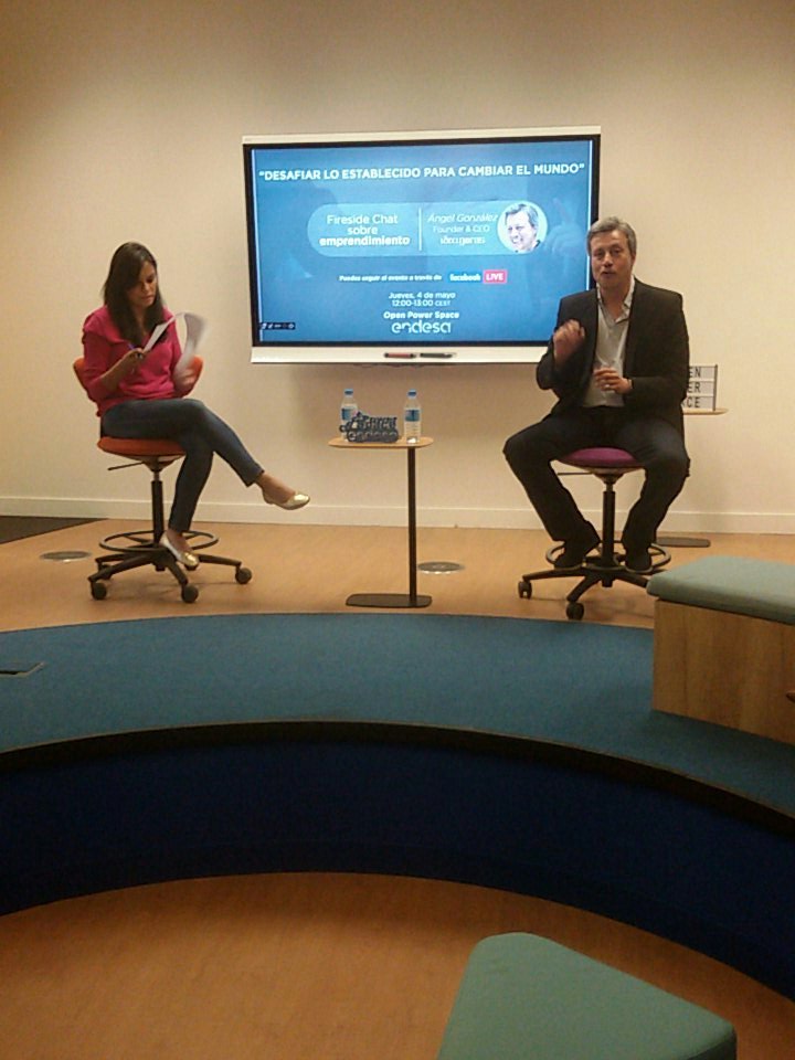 Albertotti9's tweet photo. #Firesidechat sobre #emprendimiento en #OpenPowerSpace @Endesa @MalenaCalva @angel189 @Ideagoras https://t.co/ZZajFSblsc