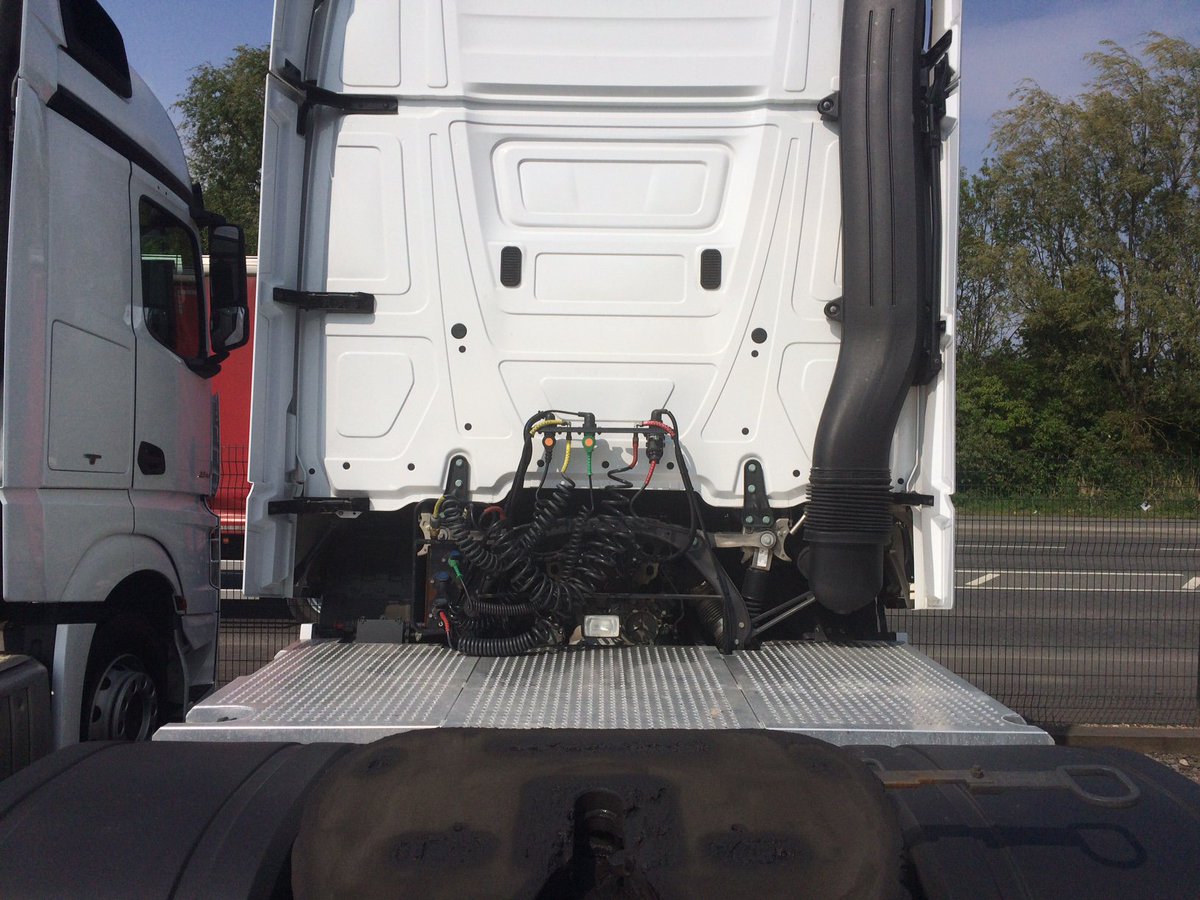 CWC_Trade's tweet image. Actros 2545 6x2 tractor units in stock. Choice of 12, mileages range from 170000-250000kms, MOT. Please Contact for details. #trade #used