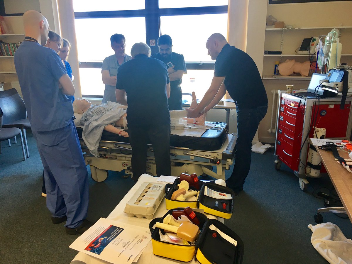TaRTS_course's tweet photo. Skills stations underway. Great to have such enthusiastic candidates @AiredaleNHSFT https://t.co/cCRUGqAFVj