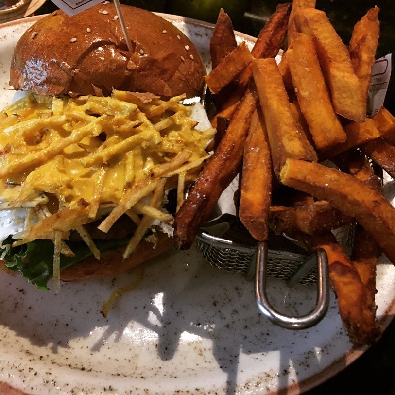 CachinaUK's tweet photo. Throw back Thursday... inspirational time in #peru  #food #spring #burguer #sweetpotato #ajiamarillo #inspiration  #tbt #london #streetfood https://t.co/gsu8XRwhys