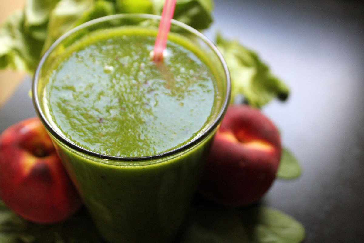 MasQsalud's tweet photo. Los #batidosverdes nutren el organismo,mejoran el tránsito y son un buen remedio contra la #fatiga,¿te animas?😍🥒🍊🍏 https://t.co/fGammBLj41 https://t.co/Uk7bJK0aFA