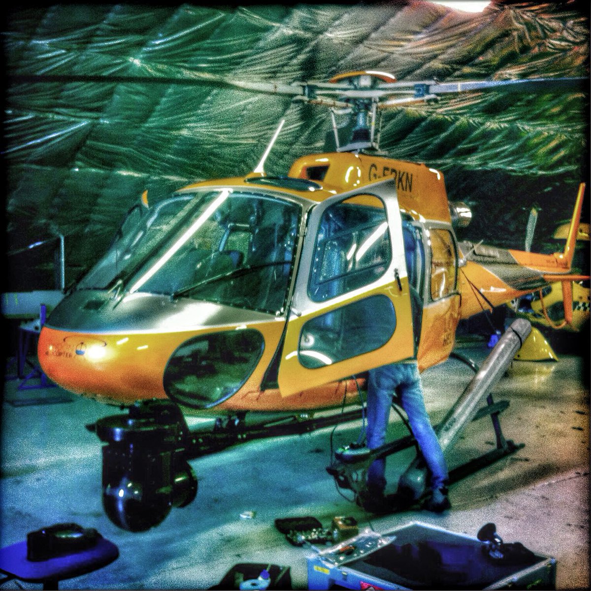 FlyingPicsUK's tweet photo. Prepping for take off today... #bigyellowheli #arrialexa #commercials #aerialdop https://t.co/vyDU5xR1pw
