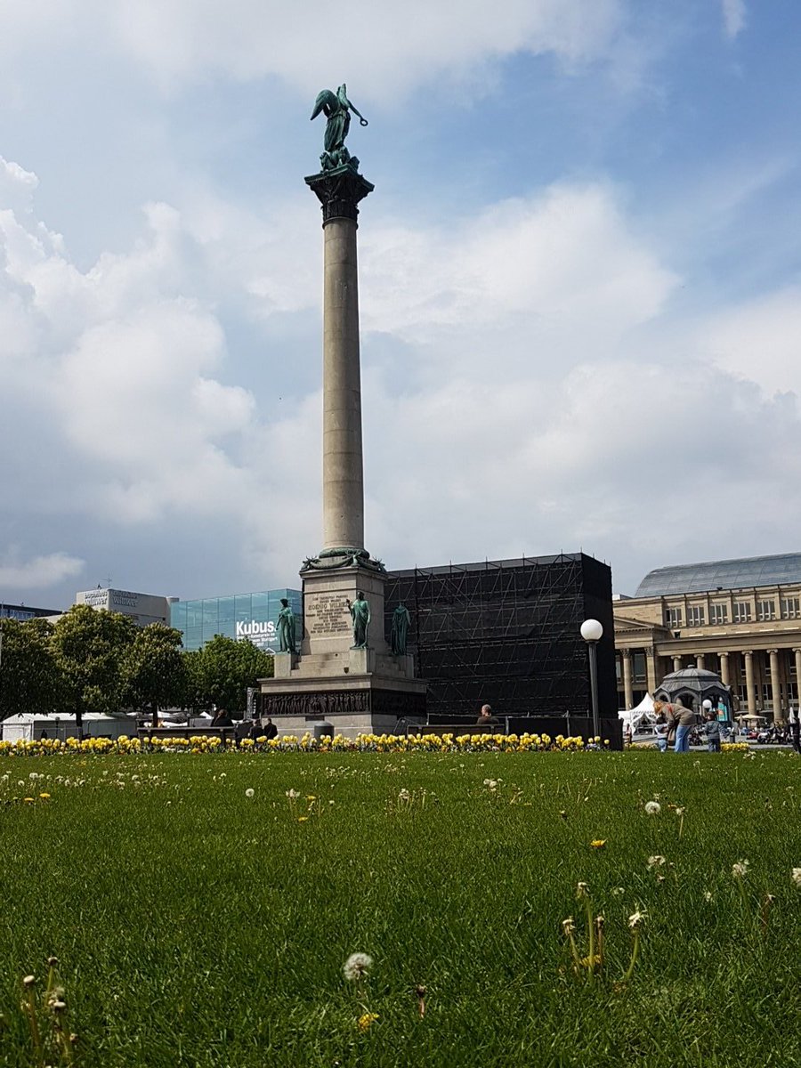 cleodascello's tweet photo. Chill grade am Platz vom Stgt fan treffen :3 https://t.co/X5BdmS5quU