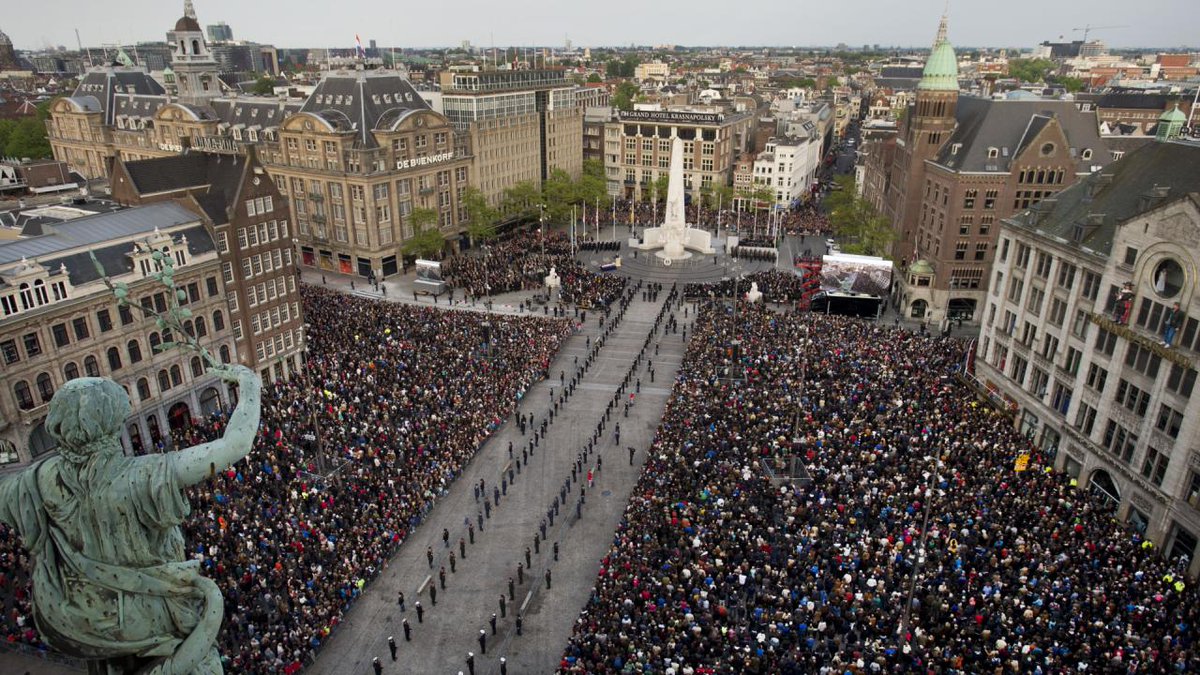 DeepRadio's tweet photo. #DeepFM herdenkt slachtoffers die gevallen zijn sinds 't uitbreken vd #tweedewereldoorlog. Daarom om 20:00 twee min. #stil. #dodenherdenking https://t.co/fBjIUkSSrT