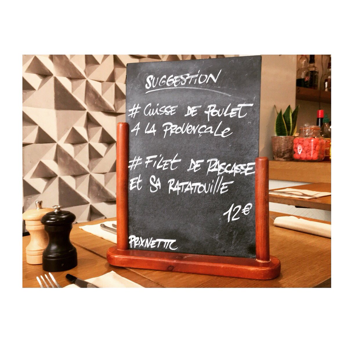 le_tonne's tweet photo. Ardoise du Jour Bonjour....... #ardoisedujour #platdujour #letitiquitonne #commealamaison #fooding #foodporn #resto #paris02 https://t.co/Jh2h41eXRL