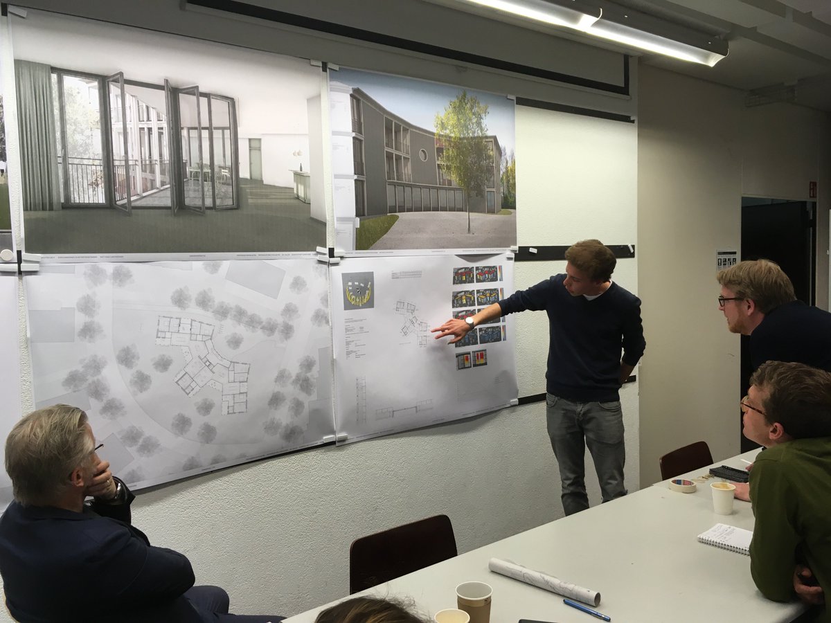 AndreasHekler's tweet photo. Solar an der Entwurfsvorlesung Prof. Sik im Dept. für Architektur der ETH. Grossartige Projekte sind möglich. Setzen wir sie um! JA #ES2050 https://t.co/6Aeaf2Mafb