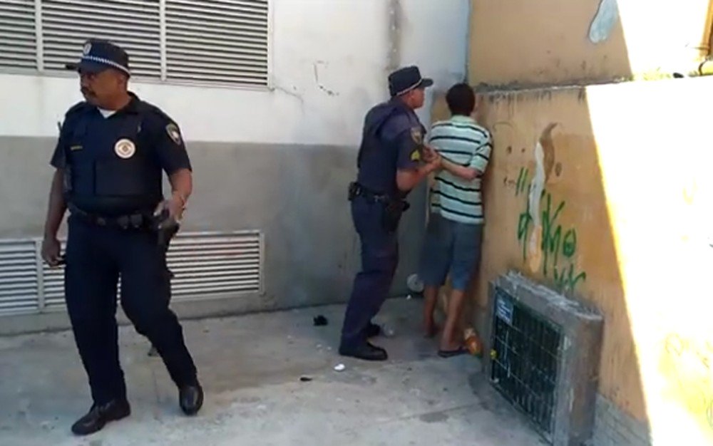 Morador de rua agredido por guarda civil em SP teve punho quebrado e ia começar em emprego glo.bo/2qCxozz #G1