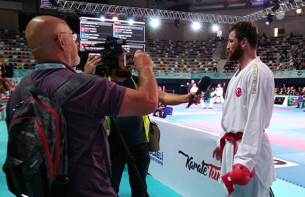 Local idol Enes Erkan qualified for the final at #EuroKarate2017 and celebrated his ticket to the last day attending the press.