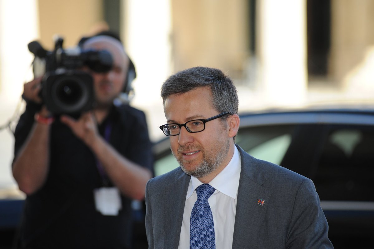 ECRepMalta's tweet photo. WATCH LIVE 🎥 at 13:15! Commissioner @Moedas at #EuroMed R&amp;I Conference in #Malta ➡️ https://t.co/mKbgJwYqm5 https://t.co/iBGuLkYsXu