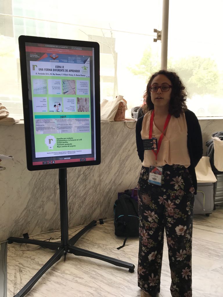residentscamfic's tweet photo. Un poquito de @residentscamfic en #MADsemFYC. Compartimos #JRCAMFiC y #espaiR, apostamos por la formación #RMFyC. @formacio_camfic @CAMFiC https://t.co/xHxBitSHQX
