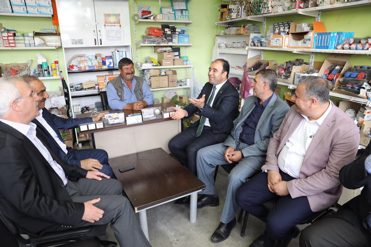 nihatcftc's tweet photo. Hilvan Bld Bşk @aslanalibayik ile Hilvan'da esnaf ve vatandaşlarımızı ziyaret ederek #Evet desteklerinden dolayı teşekkür edip,Hasbihal ettk https://t.co/jBB7803tTK