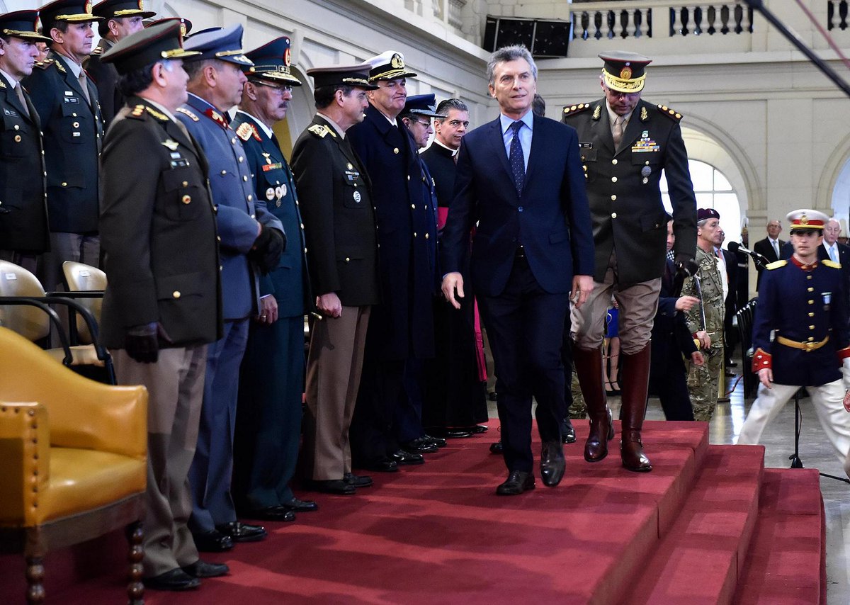 revistanan's tweet photo. #Archivo Macri, El Restaurador. Por @LucianaBertoia.
#DosDemonios
#NuncaMás
➡️https://t.co/D8TRGLy12F https://t.co/topF59wuRA