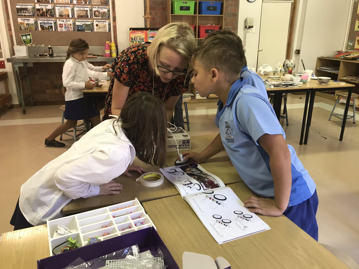 InspireEduZA's tweet image. Gr3 are buzzing excitedly as @RubyPerks opens the @littleBits boxes 4 the first time! &quot;This is like robotics but techier!&quot; @ParklandsTweet