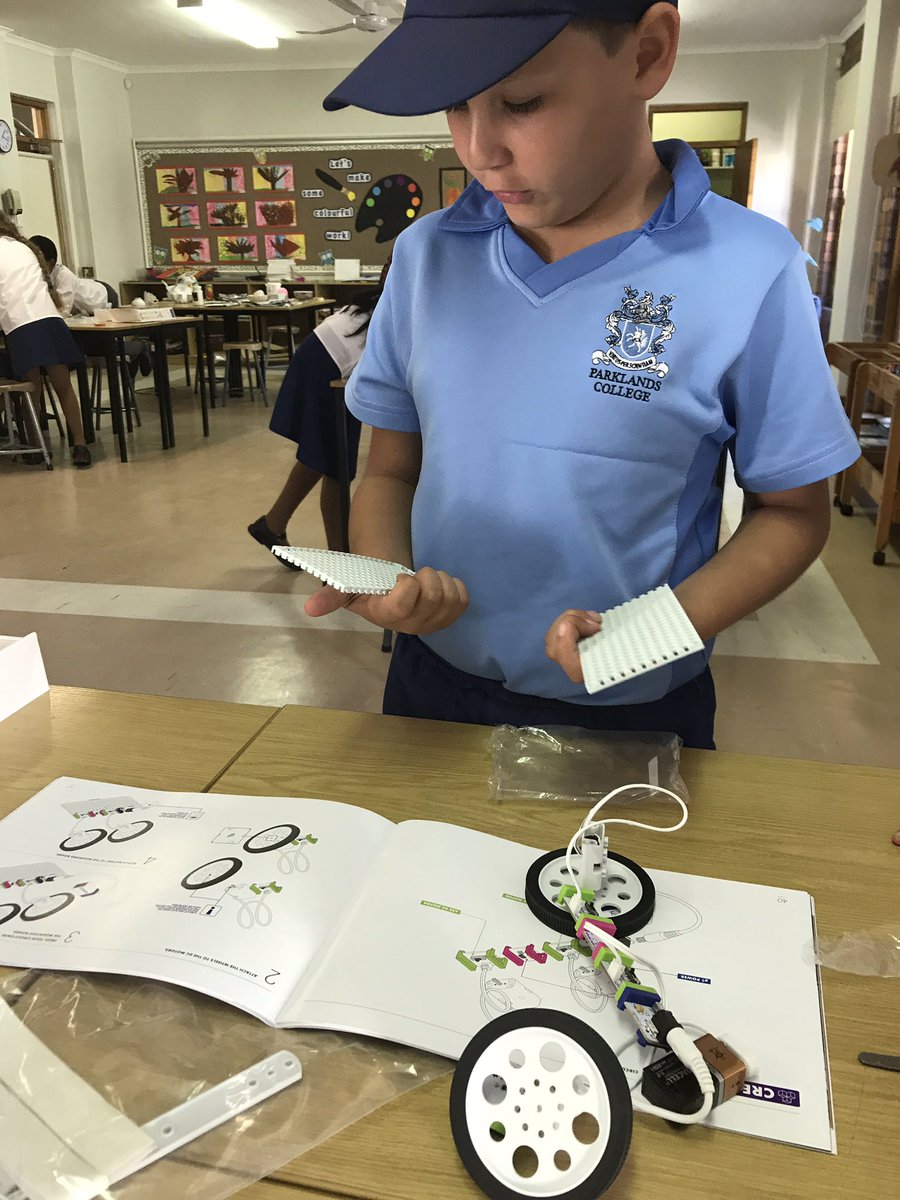 InspireEduZA's tweet image. Gr3 are buzzing excitedly as @RubyPerks opens the @littleBits boxes 4 the first time! &quot;This is like robotics but techier!&quot; @ParklandsTweet