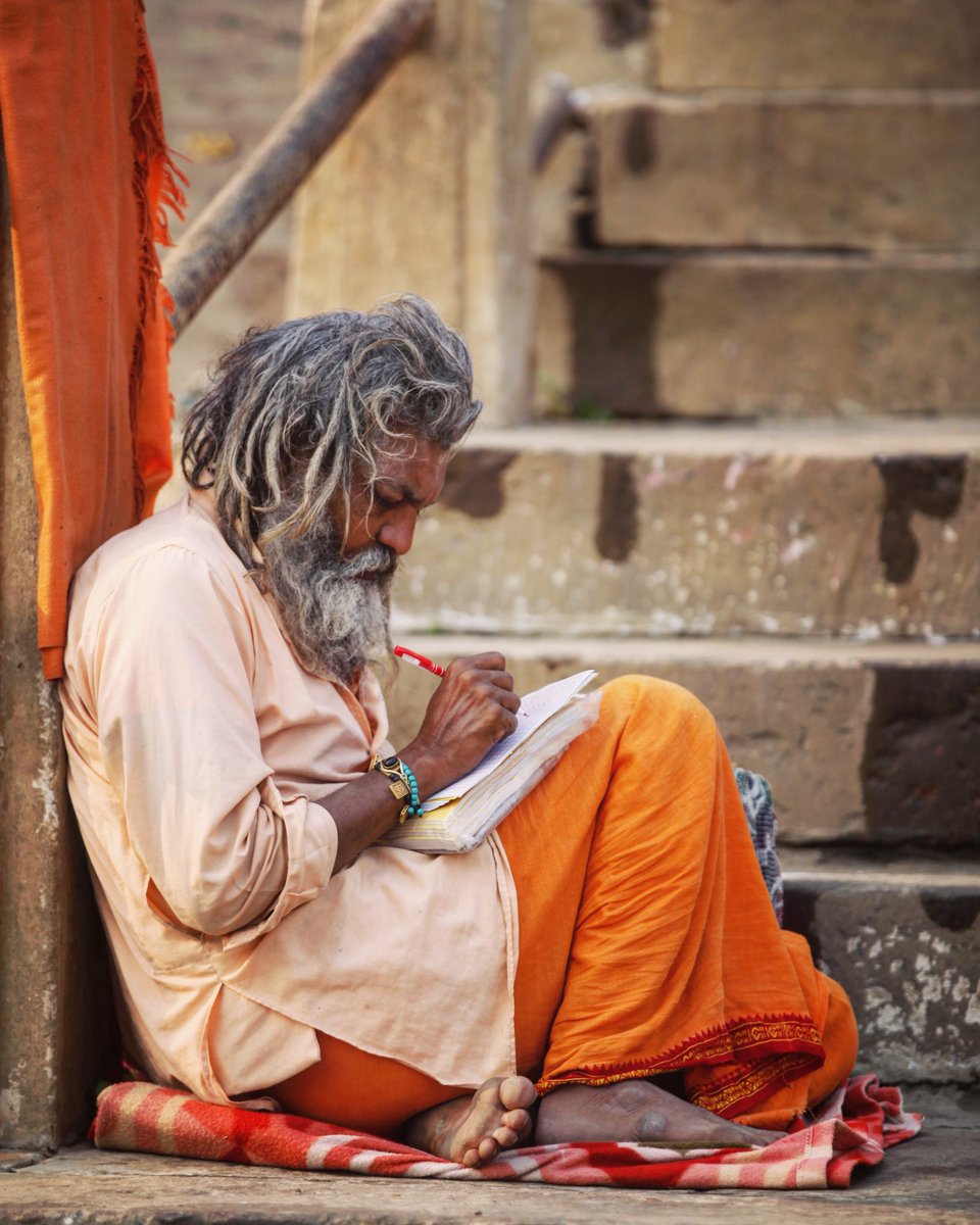 Amey_Ghatge's tweet photo. #portraits #varanasi #ghats #writing #peace #streetsofvaranasi #sadhu #holyplace #ancient #city #travelpics #travel #canon https://t.co/fsUmgKkQHm