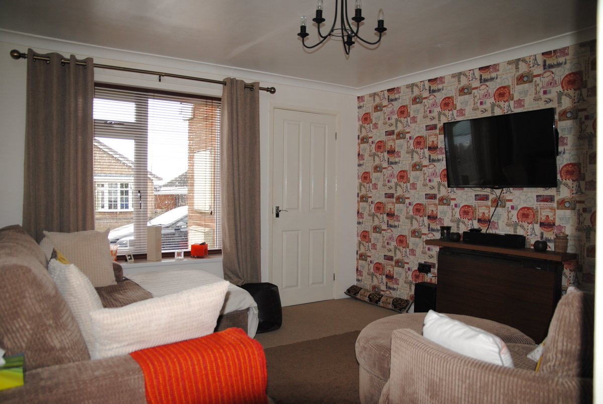 A must see newly refurbished property available to buy in Brigg #sellwithbrownandco 
brown-co.com/properties/104…