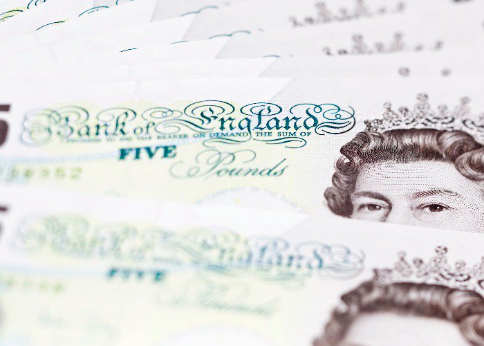 lovemoney_com's tweet photo. Time running out to use #OldFivers @bankofengland https://t.co/HGMAUwTbU4 https://t.co/95oCPG91Pf