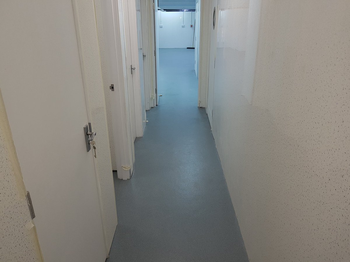 rubyflooringltd's tweet image. New kitchen fitted with @Polyflorltd safety floor and adhered with @FBallUK 46 🖒