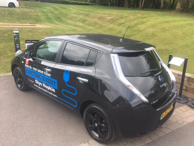 GlynHopkinGroup's tweet photo. Look at the #NissanLEAF testing out the new #EV #ChargePoint recently installed as part of @kesgravehall car park!🔌 #EVC #PluginHybrid #EVC https://t.co/uPI4JKXitQ