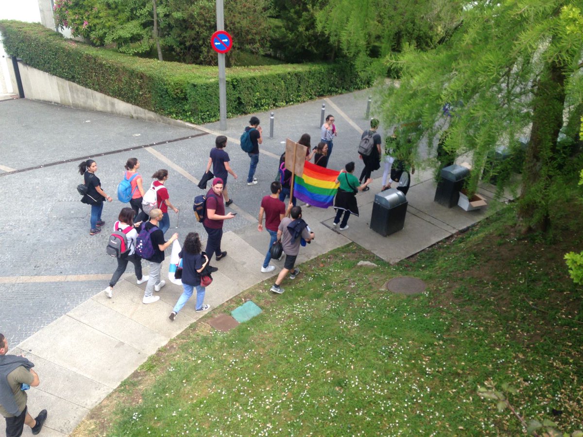 orodil's tweet photo. Amosando o rexeitamento ao #Bobus de HázteloMirar Estamos orgullosas de sermos libres, fóra da Galiza coa vosa lgtbifobia https://t.co/ZOImLxdZlD