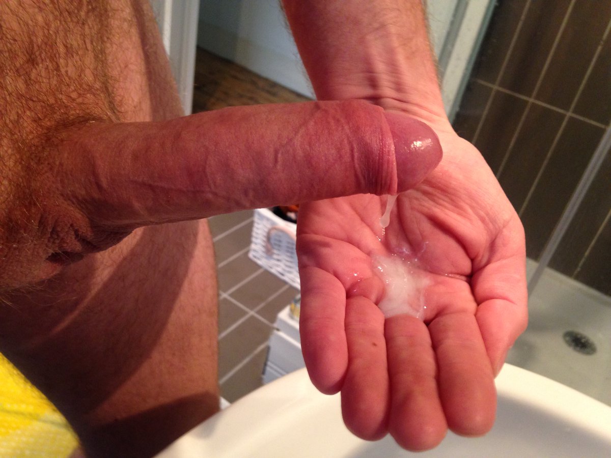 Jakelonglegs99's tweet photo. Anyone hungry otherwise I'll have to lick it up?! #cuminhand #cock #wanking https://t.co/20AaSdPuYh