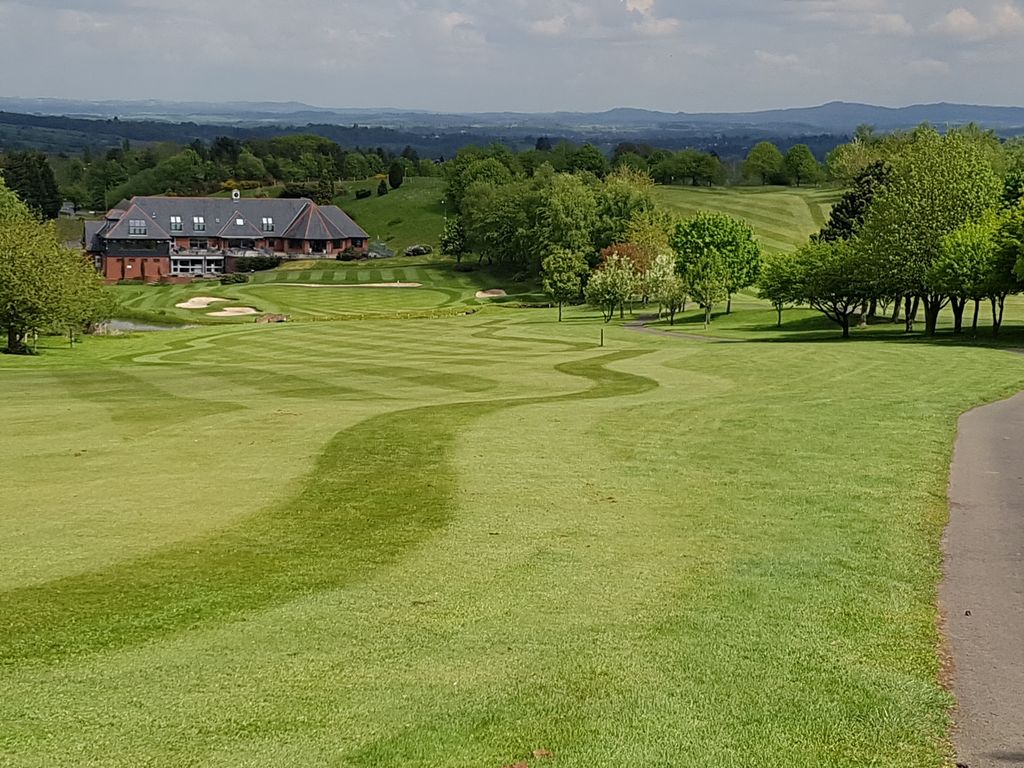 9mm Of much needed rain over the weekend has helped the fertiliser 
kick in and start to green everything up