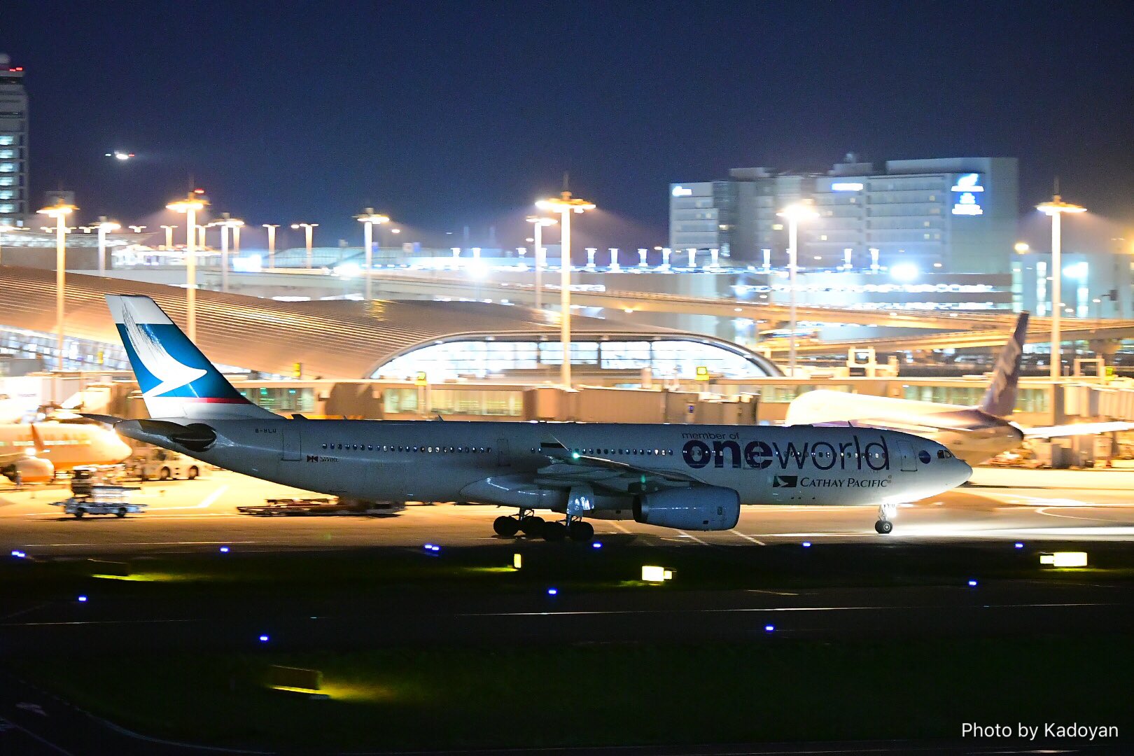 かどやん 動体撮影垢 5 1 関西国際空港2 チョットでも動くと上手く撮れん 三脚もがっつり立ててるんだけど だからこそ攻略し甲斐があるんだよね 空港夜景 飛行機 関西国際空港 写真で伝えたい私の世界 T Co Zvbfazndxz Twitter