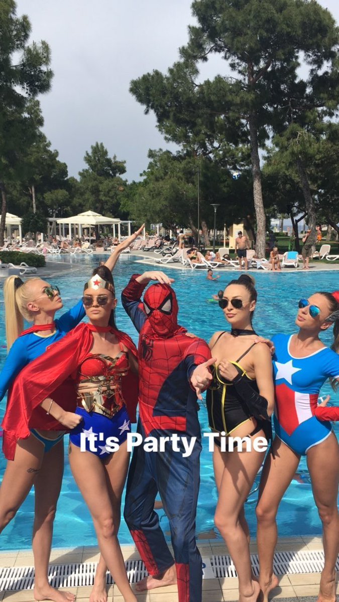 RixosSungate's tweet image. White Pool Party💋#rixossungate #mayfest #rixossungatemayfest