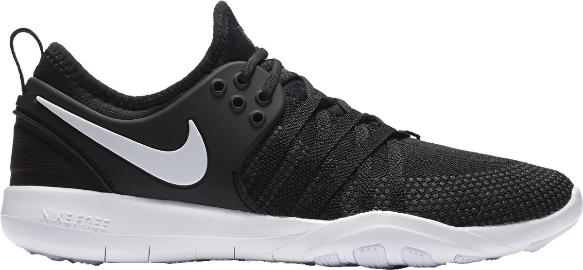 DICKS's tweet photo. Be free. The @Nike Free TR 7 drops now. https://t.co/pAD01a377h #DICKSKicks https://t.co/3lUjPrrDPl