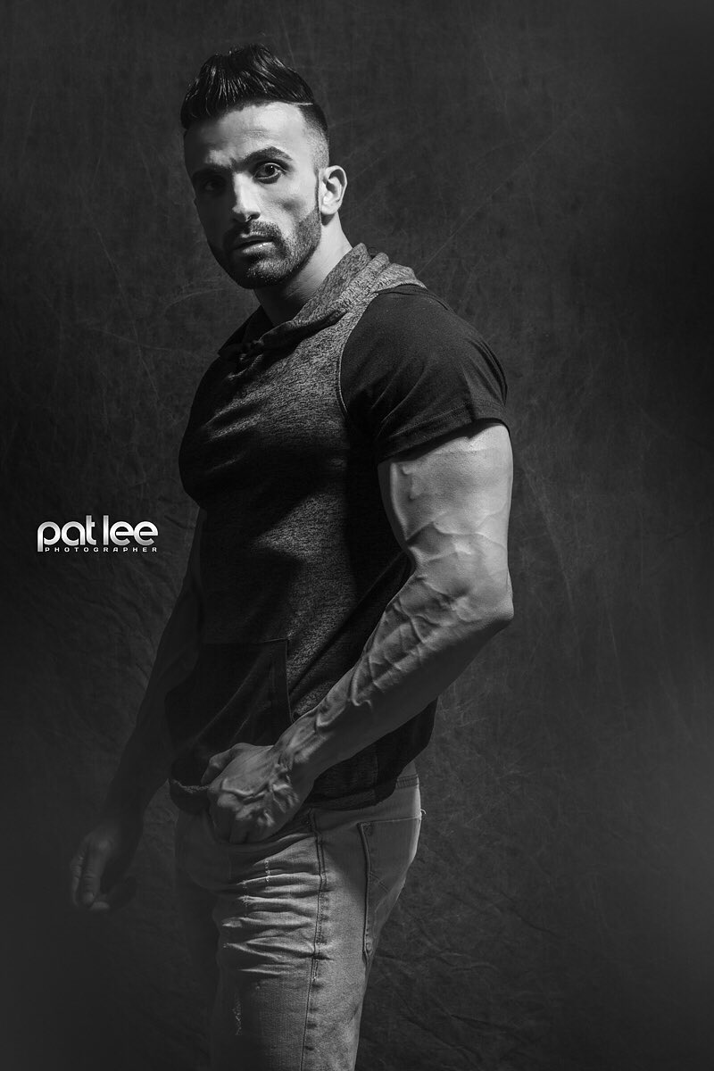 Surround yourself with those who bring out the best in you, not the stress in you.#Fitfam#fitness#gym#Exercise#Health#Motivation#photoshoot