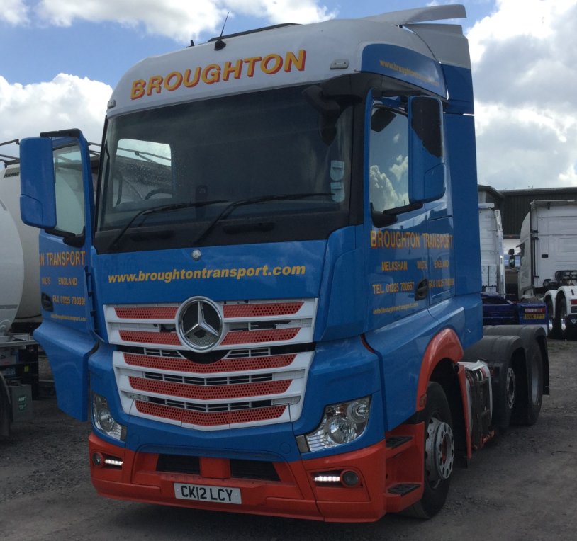 CWC_Trade's tweet image. Grab a deal before it is advertised in Commercial Motor this week. Actors 2542 6x2 Streamspace 2.3m width flat floor cab. DM me for details.