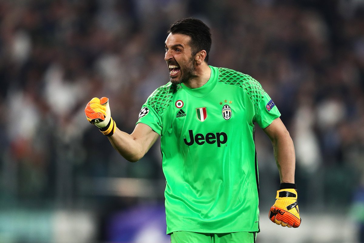 ChampionsLeague's tweet image. Bianconeri legend Gianluigi Buffon has made 99 appearances for Juventus in the #UCL. 🙌