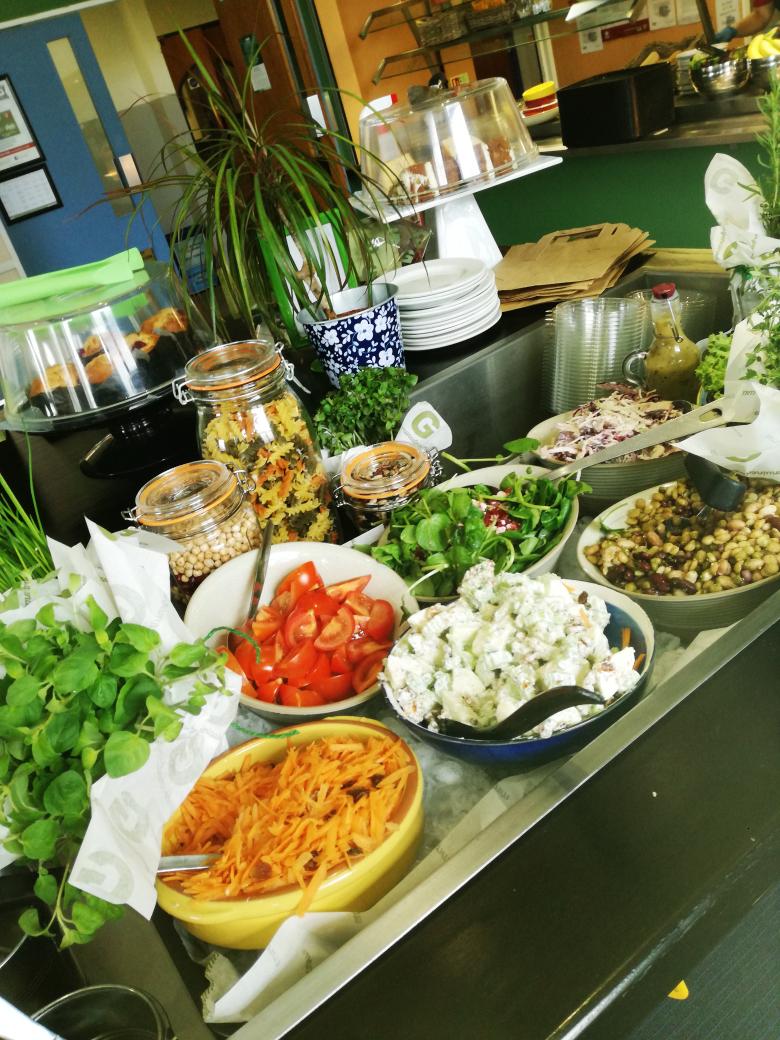 Super Fresh Salad Bars now ready to go Centrum and new to Bateson. #Getyourgreenon  <a href="/GenuineDining/">Genuine Dining Co.</a> <a href="/NorwichResearch/">Norwich Research Park</a>