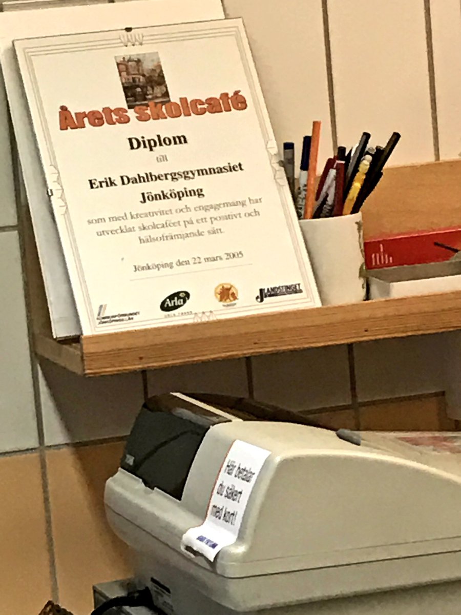 Man kan inte leva på gamla meriter. Årets skolcafé 2005
