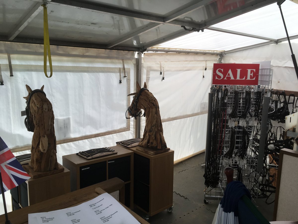 KateNegus's tweet image. A proper behind the scenes snap from @Bhorsetrials! Stand 180 #mmbht