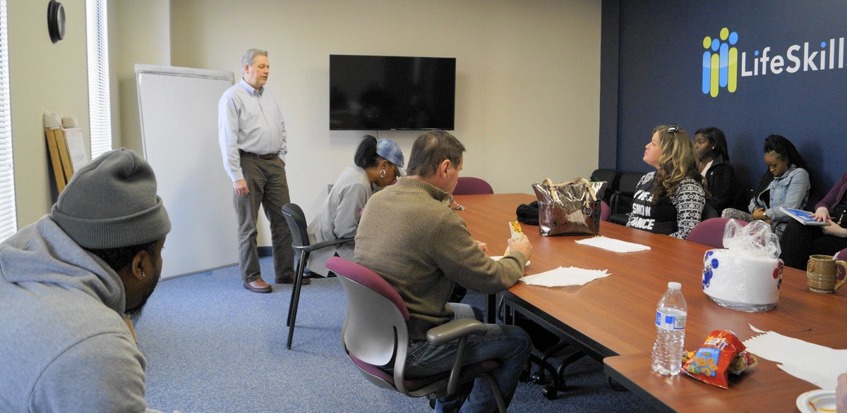 PeakPharmacy's tweet image. Our #CommunityReintegration Day Program for people with #TBIs rehab every aspect of life after #braininjury buff.ly/2oSK4Eb