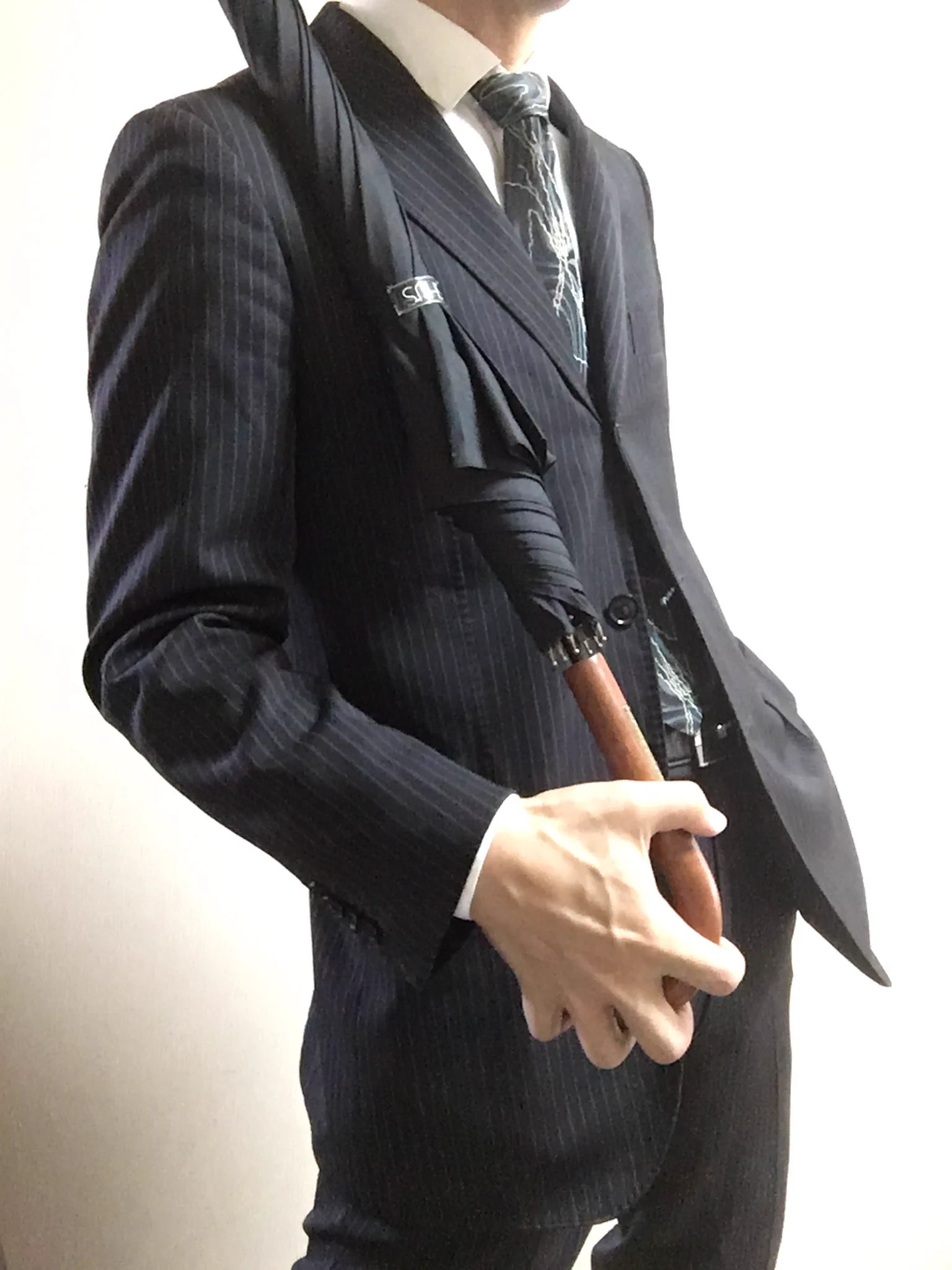 おじさんの手の甲フェチ向けの写真ｗ共感できる女子多数！？ｗ