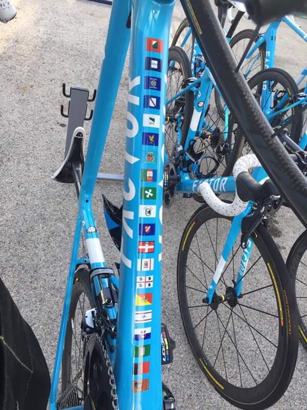 DECATHLON AG2R LA MONDIALE TEAM (@decathlonag2rlm) on Twitter photo Ils sont beaux nos <a href="/FactorBikes/">Factor Bikes</a> pour le <a href="/giroditalia/">Giro d'Italia</a> non?
Do you like our #Giro100 specially designed bikes? Ils sont beaux nos <a href="/FactorBikes/">Factor Bikes</a> pour le <a href="/giroditalia/">Giro d'Italia</a> non?
Do you like our #Giro100 specially designed bikes?