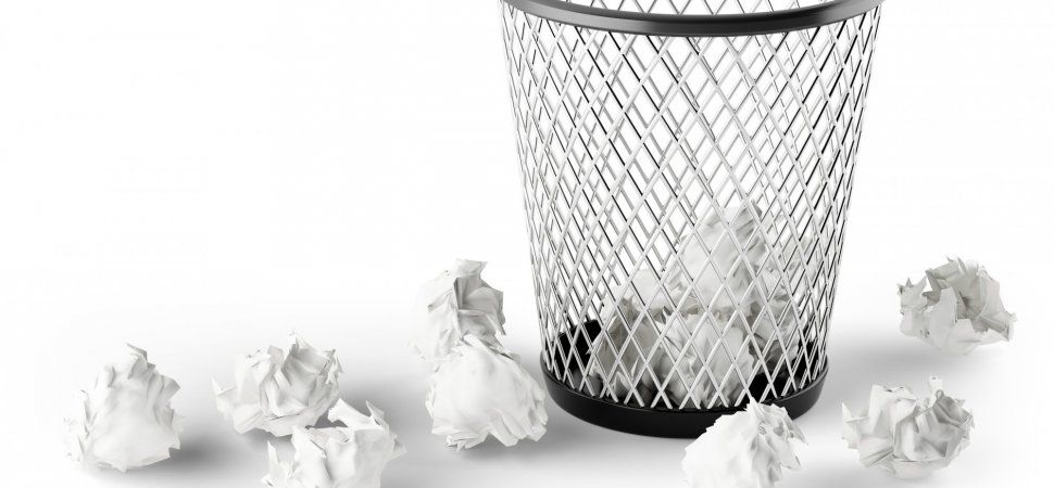 ApplicantsPlus's tweet image. 4 Reasons Recruiters Throw Out Your Resume buff.ly/2oTdH99