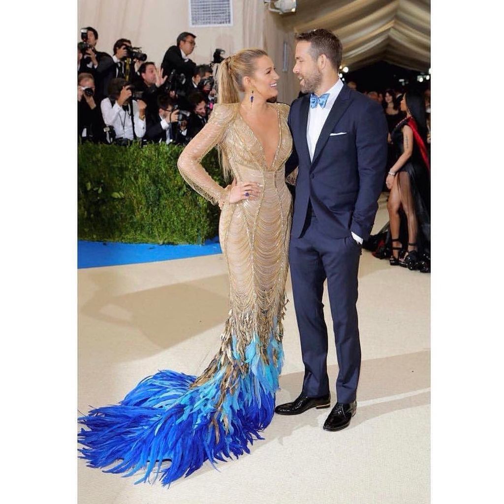 ShopSorial's tweet photo. Ok, can we say #CouplesGoals? @blakelively and @vancityreynolds on the red carpet at the #MetGala wearing #Versac… https://t.co/fNB8holIU4 https://t.co/uMh3dxvsYV