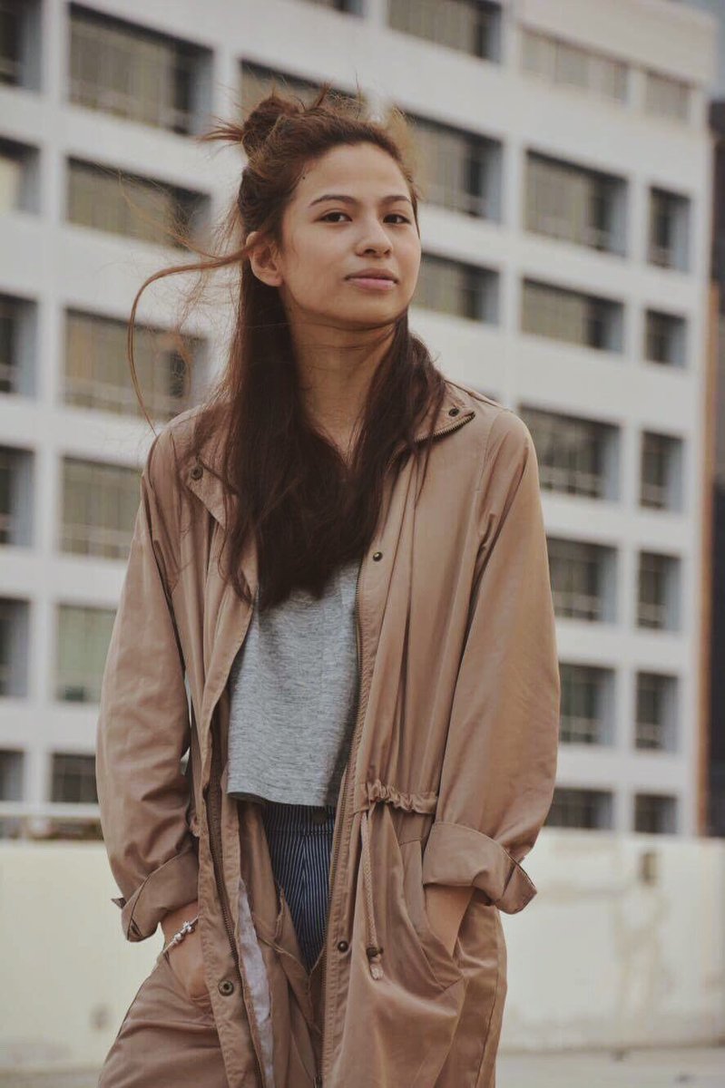 _janinemusic's tweet image. let&apos;s make Fall reach 15k streams on Spotify this week ya&apos;ll. Stream it here: spoti.fi/2mgqwrY 💛 #FallOnSpotify