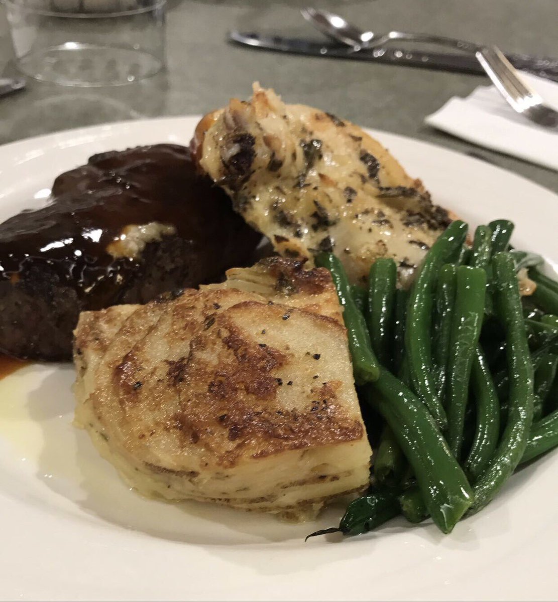 jsiv1418's tweet photo. @GordonRamsay how does this plate look to you? https://t.co/NEoOqr2bld