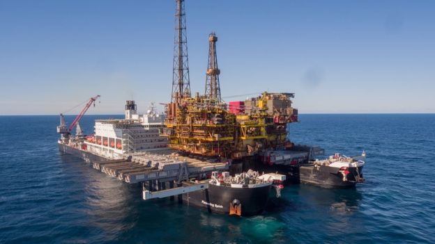 Brent oil platform lift starts era of decommissioning constructionenquirer.com/2017/05/02/bre… #cre #realestate #BrentDelta #AbleUK