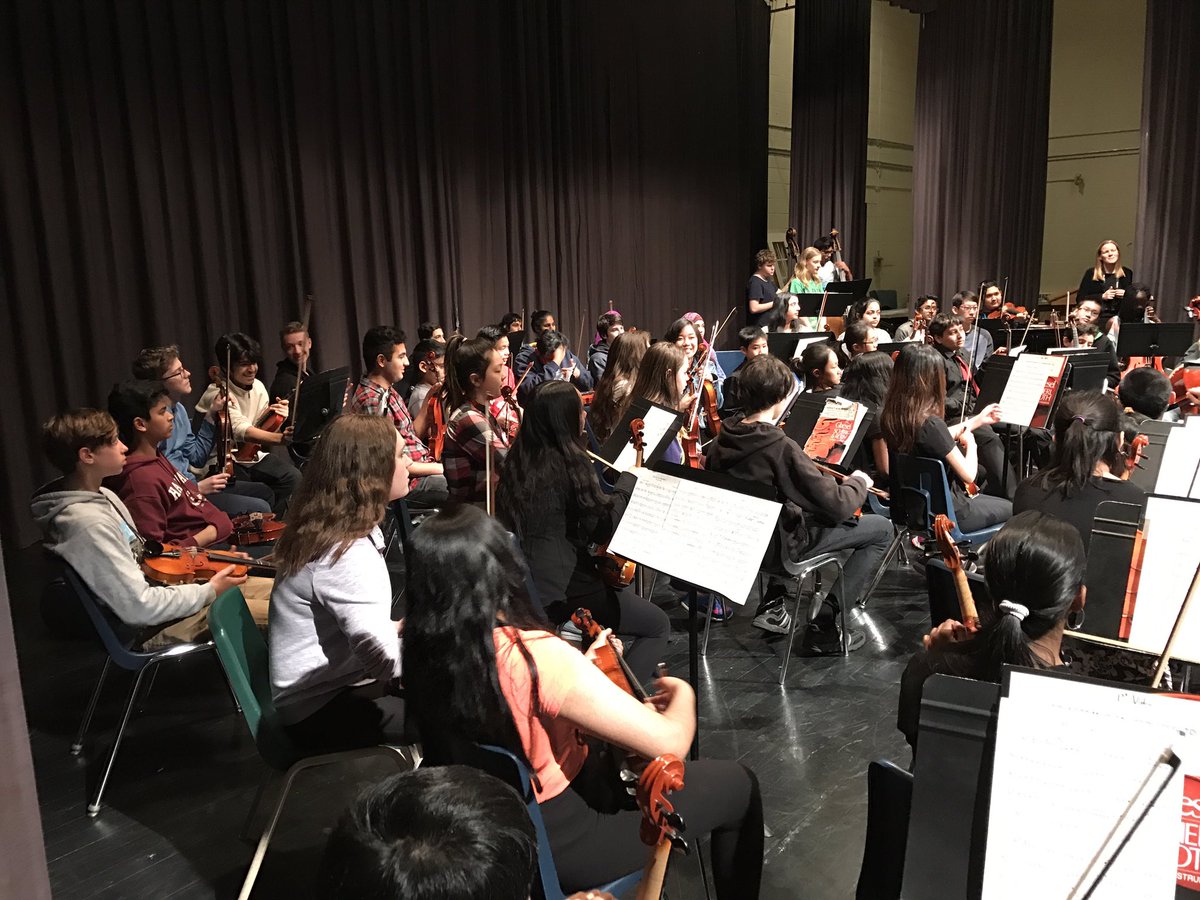 Dr_Kizas's tweet image. Strings @PortCreditSS thanks @FallingbrookMS @PeelSchools for celebrating Education Week today with us during our Annual Strings Workshop!