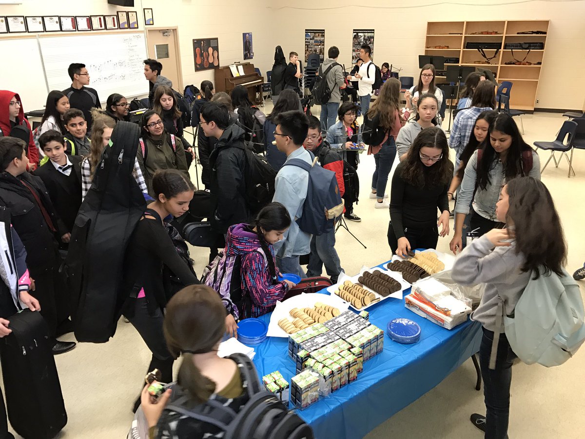 Dr_Kizas's tweet image. Strings @PortCreditSS thanks @FallingbrookMS @PeelSchools for celebrating Education Week today with us during our Annual Strings Workshop!