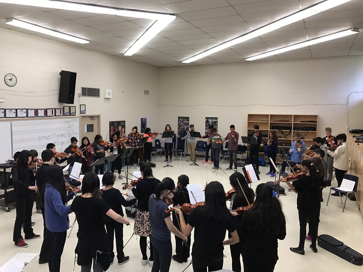 Dr_Kizas's tweet image. Strings @PortCreditSS thanks @FallingbrookMS @PeelSchools for celebrating Education Week today with us during our Annual Strings Workshop!