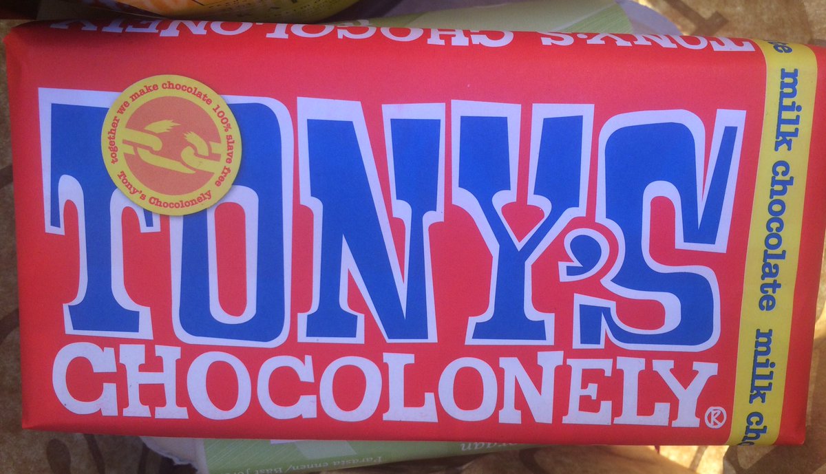 kklemetti1's tweet photo. Tried to stay #sugarfree but then I found #tonychocolonely at #antonetanton ❤️ #yummy #ethicalchoice #chocolate #fairtrade https://t.co/D1a0ebzRo8