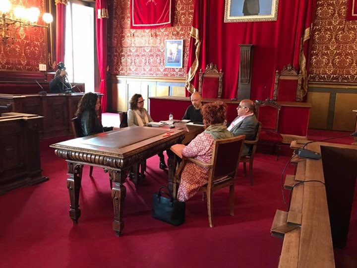 Artiga (@revistaartiga) on Twitter photo Avui al Saló de plens de <a href="/TGNAjuntament/">Ajuntament de Tarragona</a> hem fet el tema debat sobre el centre d'art per al 31 d'#Artiga Avui al Saló de plens de <a href="/TGNAjuntament/">Ajuntament de Tarragona</a> hem fet el tema debat sobre el centre d'art per al 31 d'#Artiga